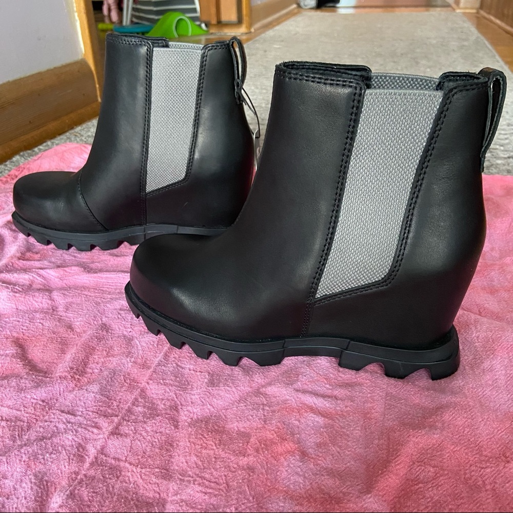 Sorel Wedge Rain-boots 6.5